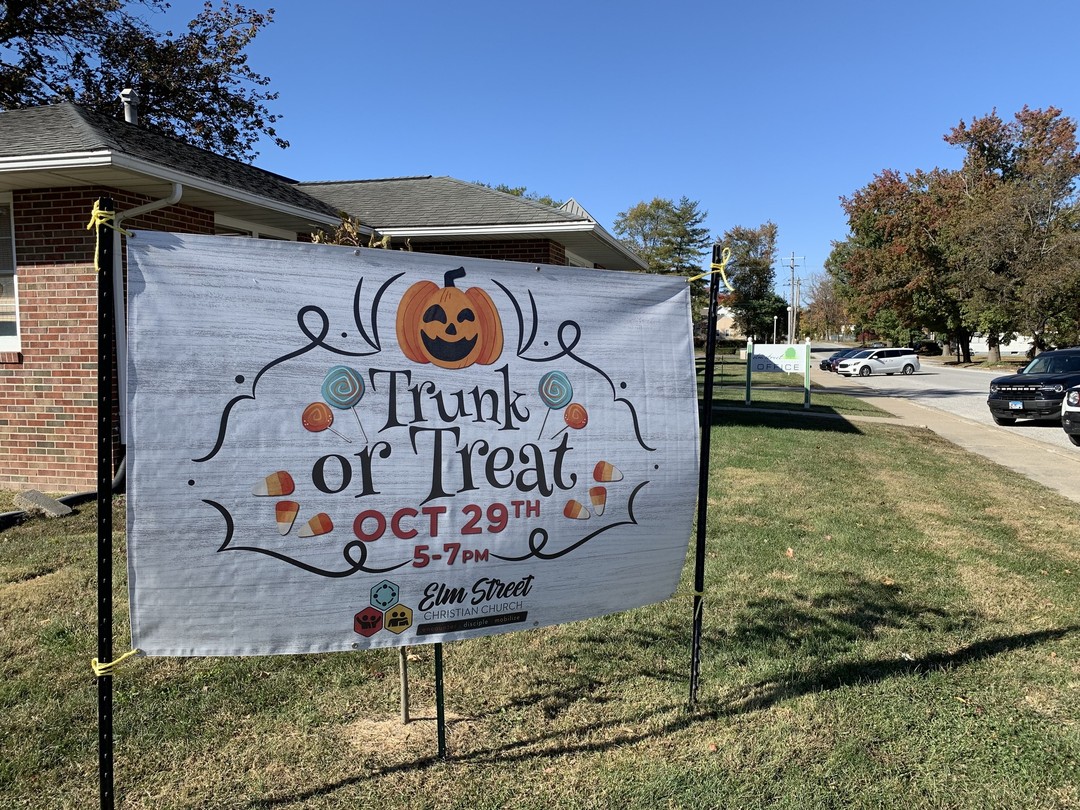 Shout out to Elm Street Christian Church on their amazing Trunk or Treat banner. It is so great to see happy customers that love their custom made products. See how we can help you elevate your brand at https://stickersandmore.com/
@elmstreetchristianchurch #churchlife
#churchflow #churching #churchinperson #banners #trunkortreat🎃 #fall2022